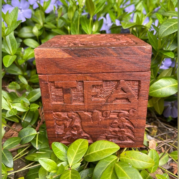 Vintage wooden tea box - Picture 1 of 6